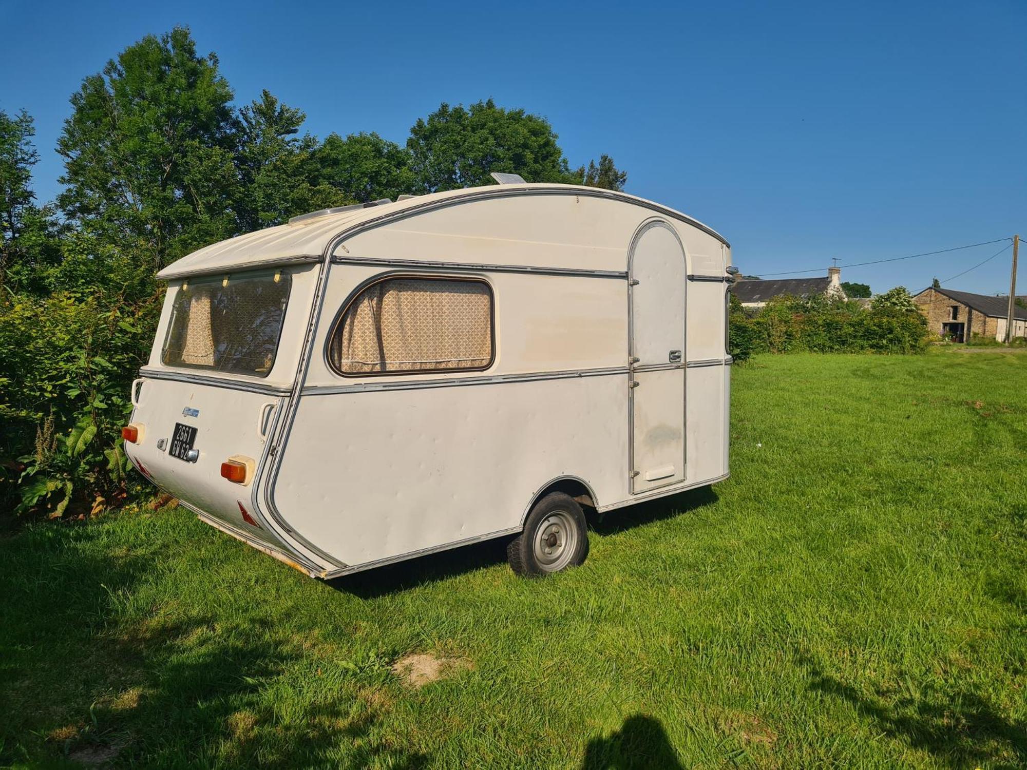 Camping A La Ferme - Hebergements Insolites Cerisy-la-Foret Exterior foto