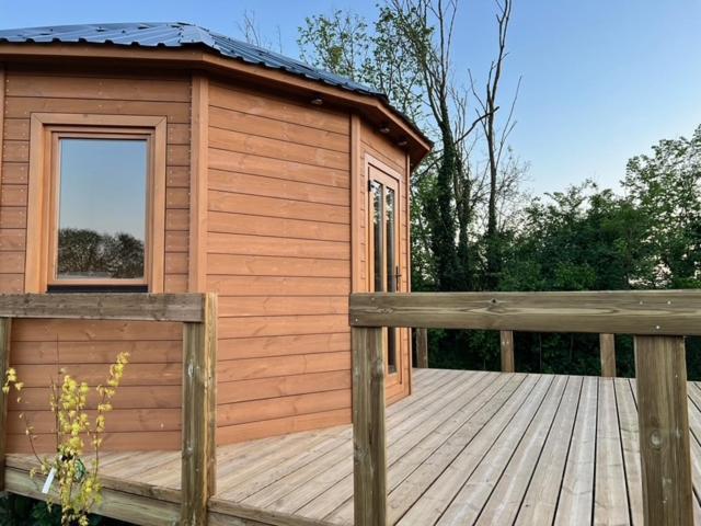 Camping A La Ferme - Hebergements Insolites Cerisy-la-Foret Exterior foto